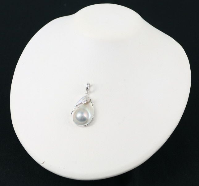 タサキ ペンダントトップ マベパール 真珠  リーフ K18WG 