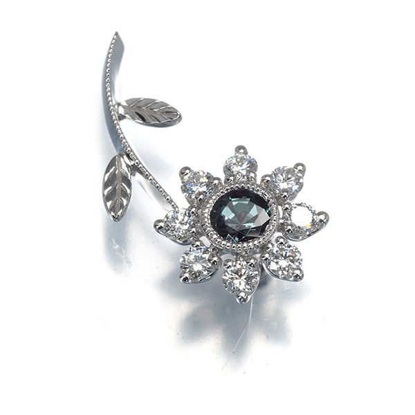 ミキモト ブローチ アレキサンドライト 0.26ct  ダイヤ 0.27ct  フラワー ピン K18WG/合金 