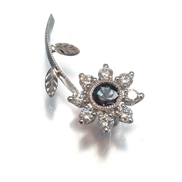 ミキモト ブローチ アレキサンドライト 0.26ct  ダイヤ 0.27ct  フラワー ピン K18WG/合金 