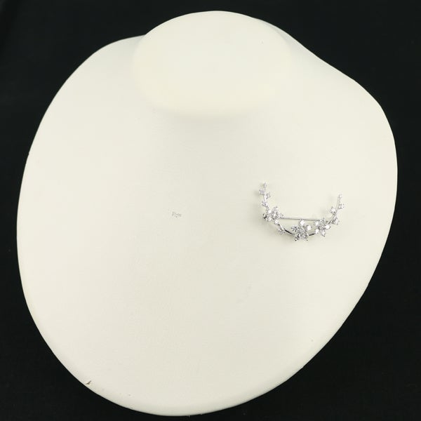 タサキ ブローチ ダイヤ 1.53ct  フラワー K18WG 
