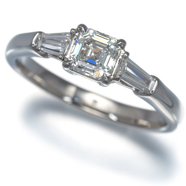 ロイヤルアッシャー リング  ダイヤ 0.72ct  アッシャーカット 11.5号 Pt950 箱/保×2/鑑