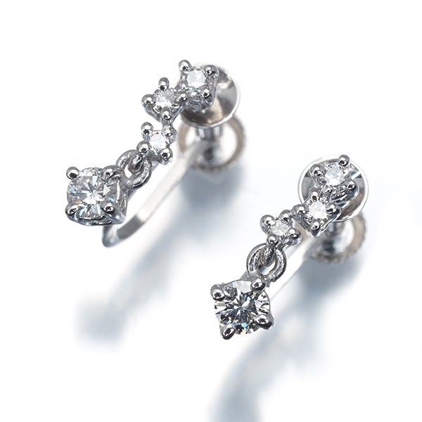 タサキ イヤリング  ダイヤ 0.14ct/0.14ct  揺れる Pt900 