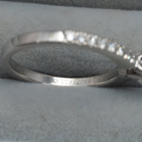 ティファニー リング  ダイヤ 0.66ct ノヴォ ソリティア クッションカット 9号 Pt950 鑑