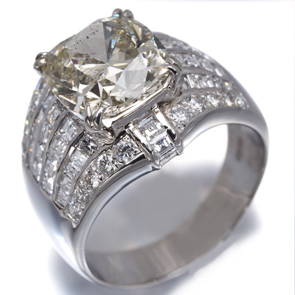  ダイヤ 8.601ct N I1/1.68ct/0.33ct クッションカット  リング Pt900 鑑定書